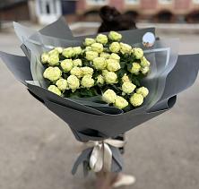Букет Белые кустовые розы Солинеро в Красный Гуляй
