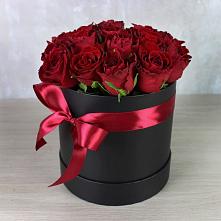 Цветочная композиция из Розы в шляпной коробке в Красный Гуляй