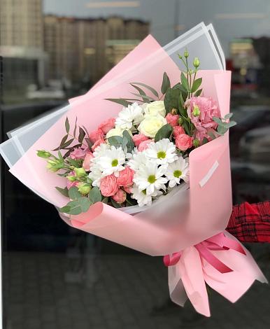Букет цветов из: Розы, Лизиантусы и Хризантемы в Красный Гуляй